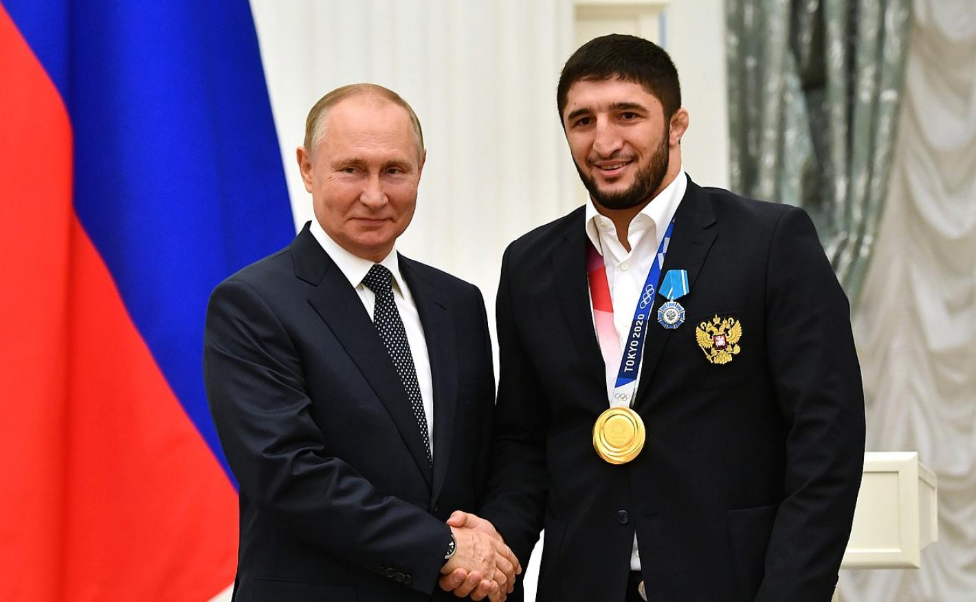 images/lombardia/Lotta/medium/Putin_and_Abdulrashid_Sadulaev_2021.jpg