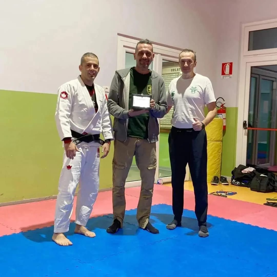 Guanti Paranocche Itaki Per Arti Marziali | Ecopelle | Protezione Dorso Mano | Blu O Rosso | Per Ju Jitsu, Karate - Foto 2