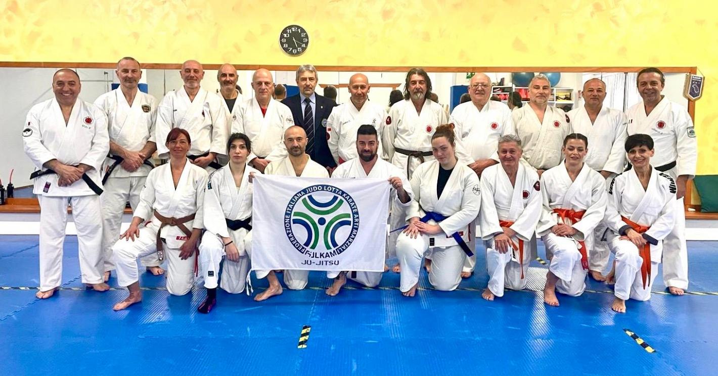 images/marche/Arti_Marziali/JuJitsu/2025/medium/Stage_JukoRyu_15_marzo_2.jpg