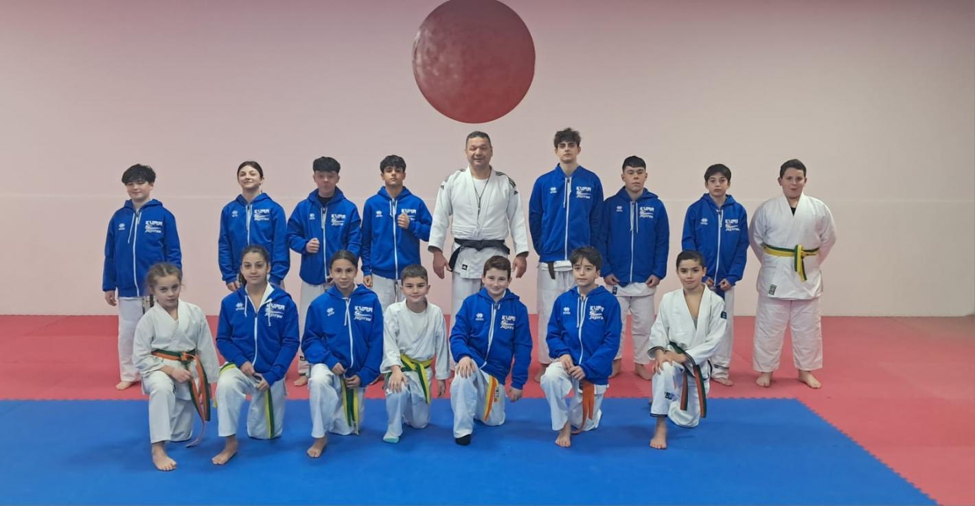images/marche/Arti_Marziali/JuJitsu/2026/medium/kuma_partenza_torneo_bianchi_01.jpg