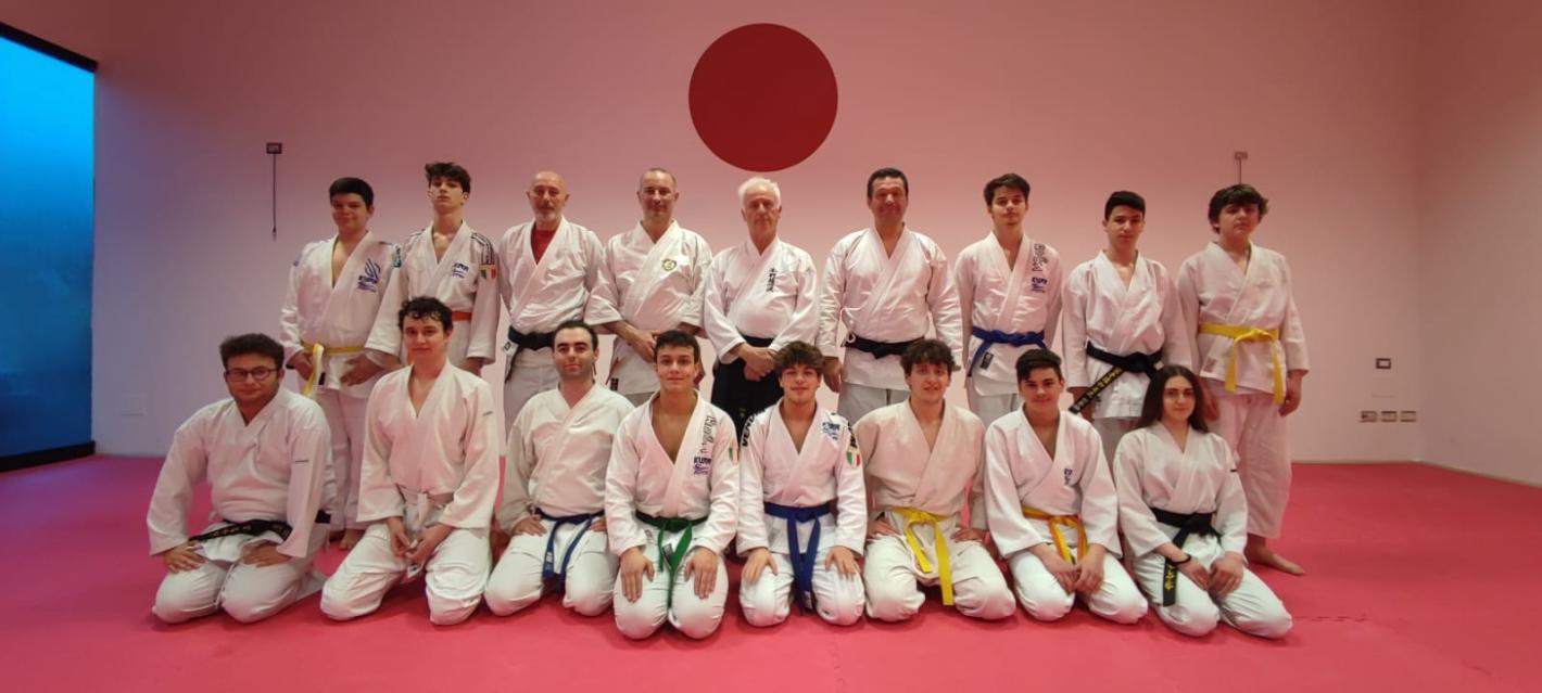 images/marche/Arti_Marziali/JuJitsu/medium/Stage_Kuma_Marzo_2022_2.jpg