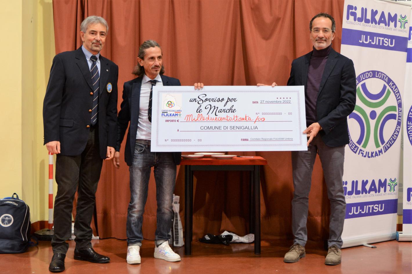 images/marche/Arti_Marziali/medium/Donazione_Umbria_Alluvione_Senigallia_1.jpeg