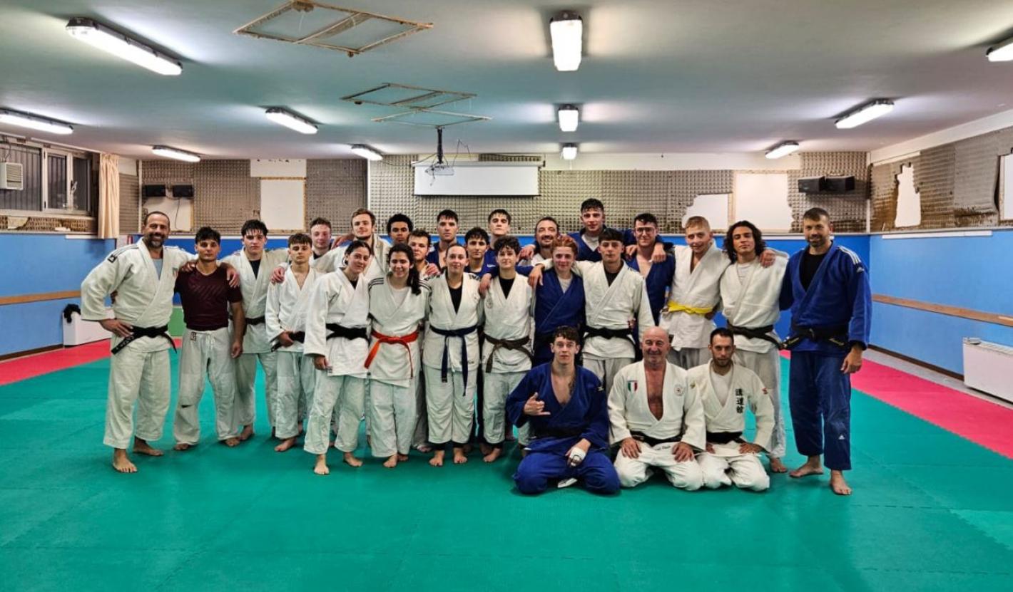images/marche/Judo/2025/medium/allenamento_ctr_maggio_JUNSEN.jpg