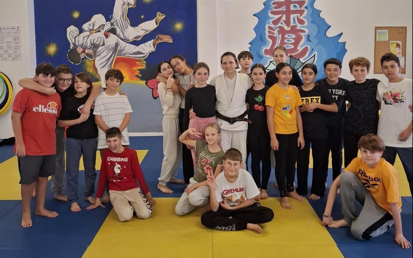 images/marche/Judo/2025/medium/judo_a_scuola_sakura_osimo_02.jpg