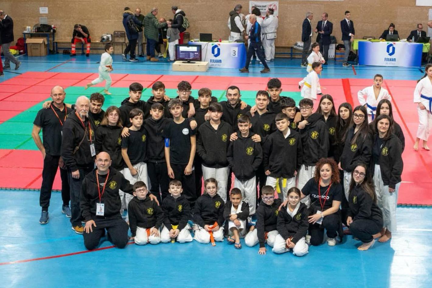 images/puglia/medium/Atleti_e_Staff.jpeg