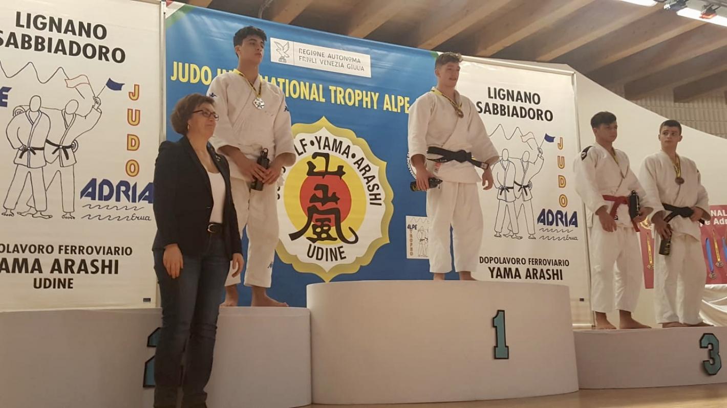 images/sardegna/Settore_Judo/2020/Trofeo_Alpe_Adria/medium/0220DB4C-535A-428A-B08F-92F2F95C765C.jpeg