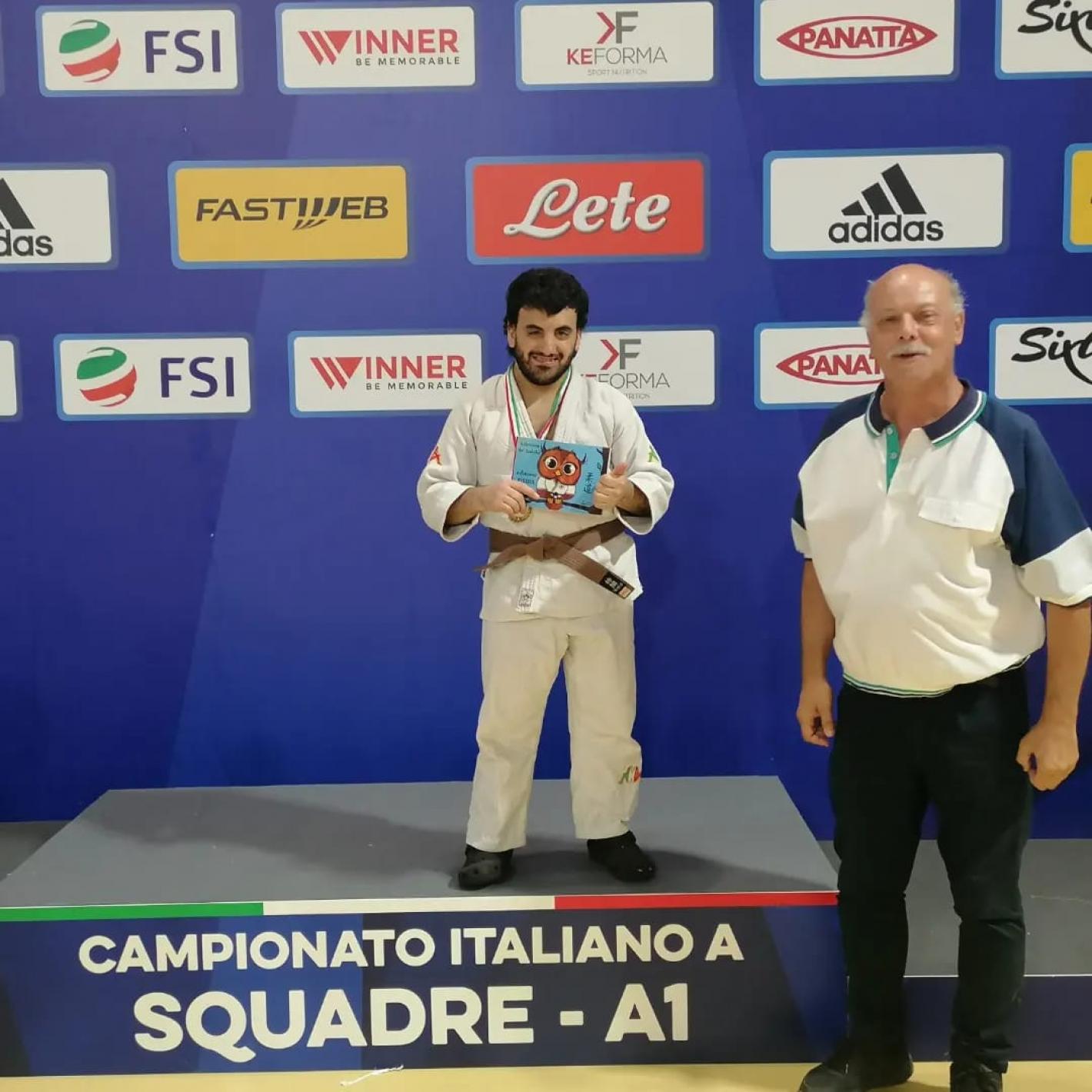 images/sardegna/Settore_Judo/2023/20230624_Campionati_FSDIR/medium/Fancello_sul_podio.jpeg