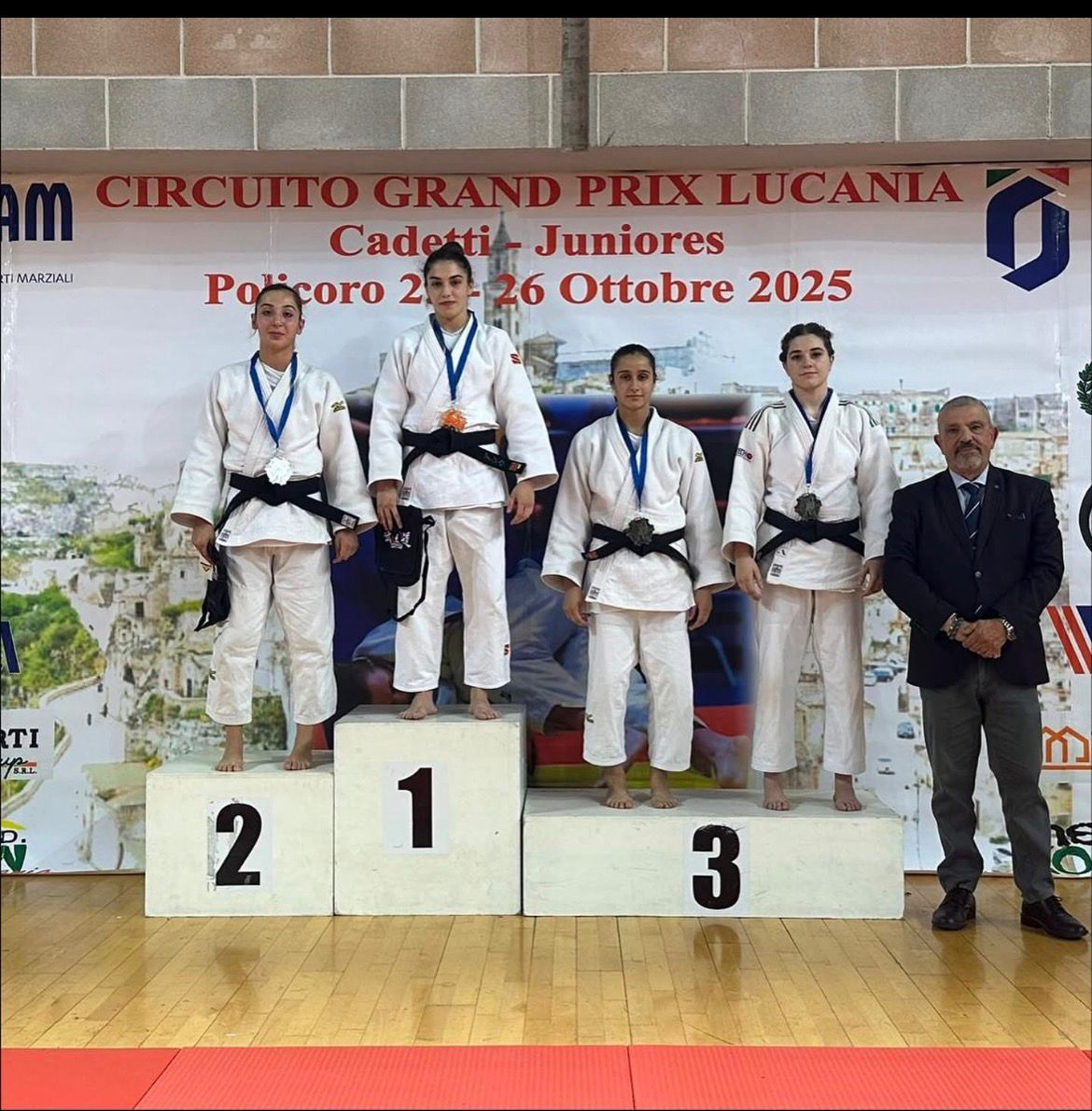 Rebecca Angioni seconda sul podio dei kg.52