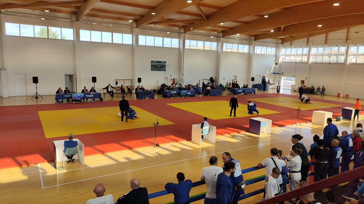 images/sardegna/Settore_Judo/2026/20261006_Italiani_master/medium/Palestra_CI_master_2026_in_action.jpeg