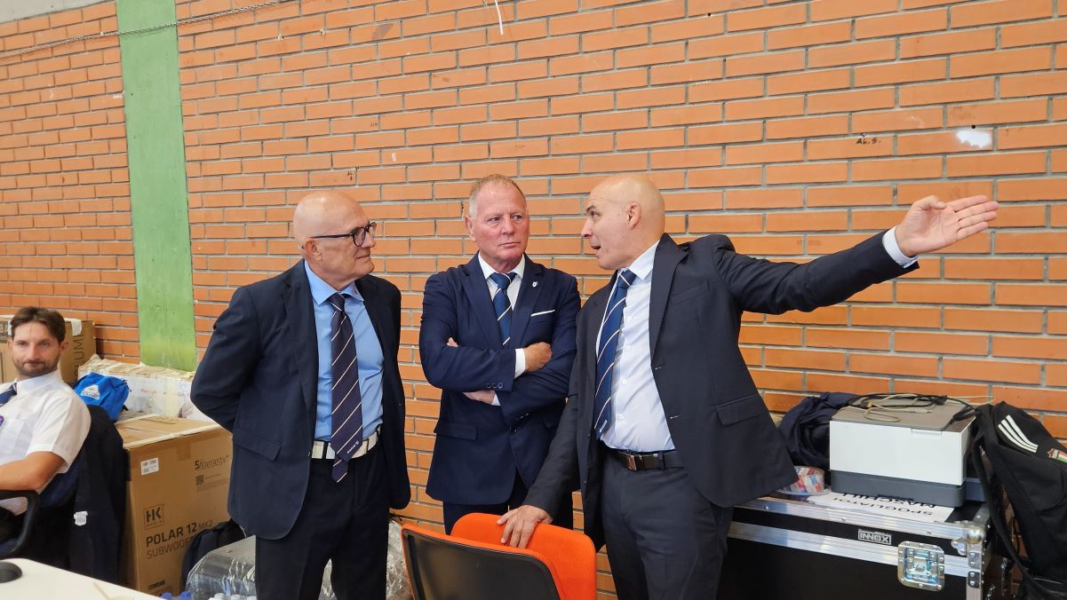 il microfono era là