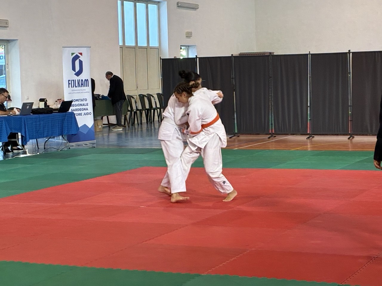 photo 5954005204606848928 y
