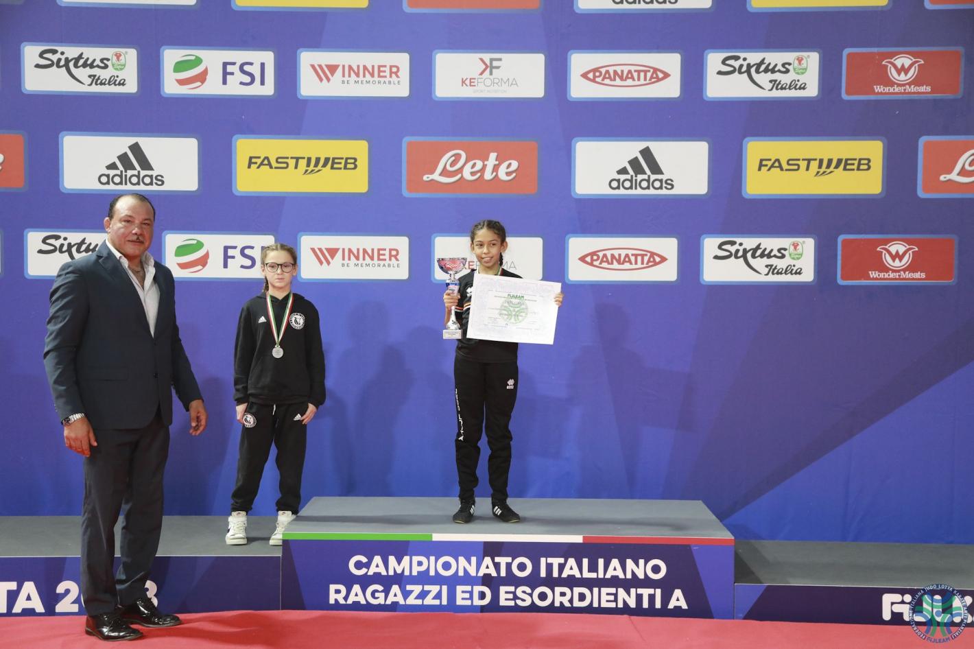 images/sardegna/Settore_Lotta/2023/20231016_Campionati_italiani_Lotta/medium/campionato_italiano_lotta_gr-f_ragazzi-eso_a_premiazioni_16_1_20231014_1607779511.jpg