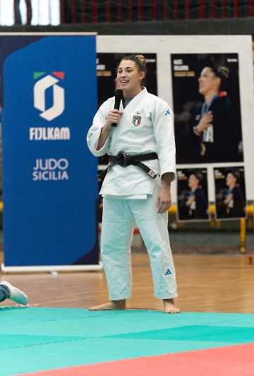 Alice Bellandi Golden Tour Catania 75