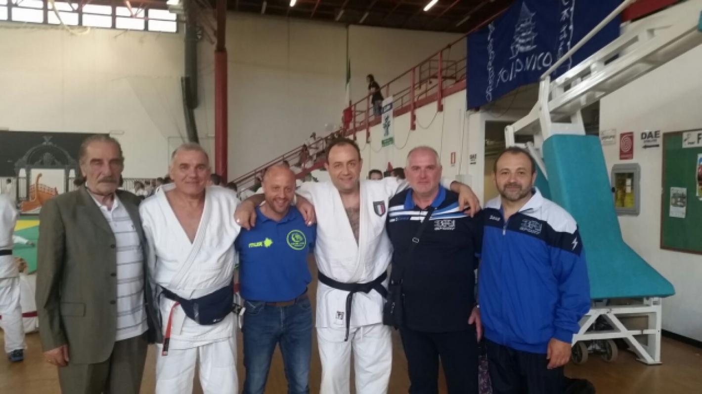 images/umbria/2017-200_Comitato/judo/master_2017/medium/Guiducci_e_Camilli_con_i_ragazzi.jpg