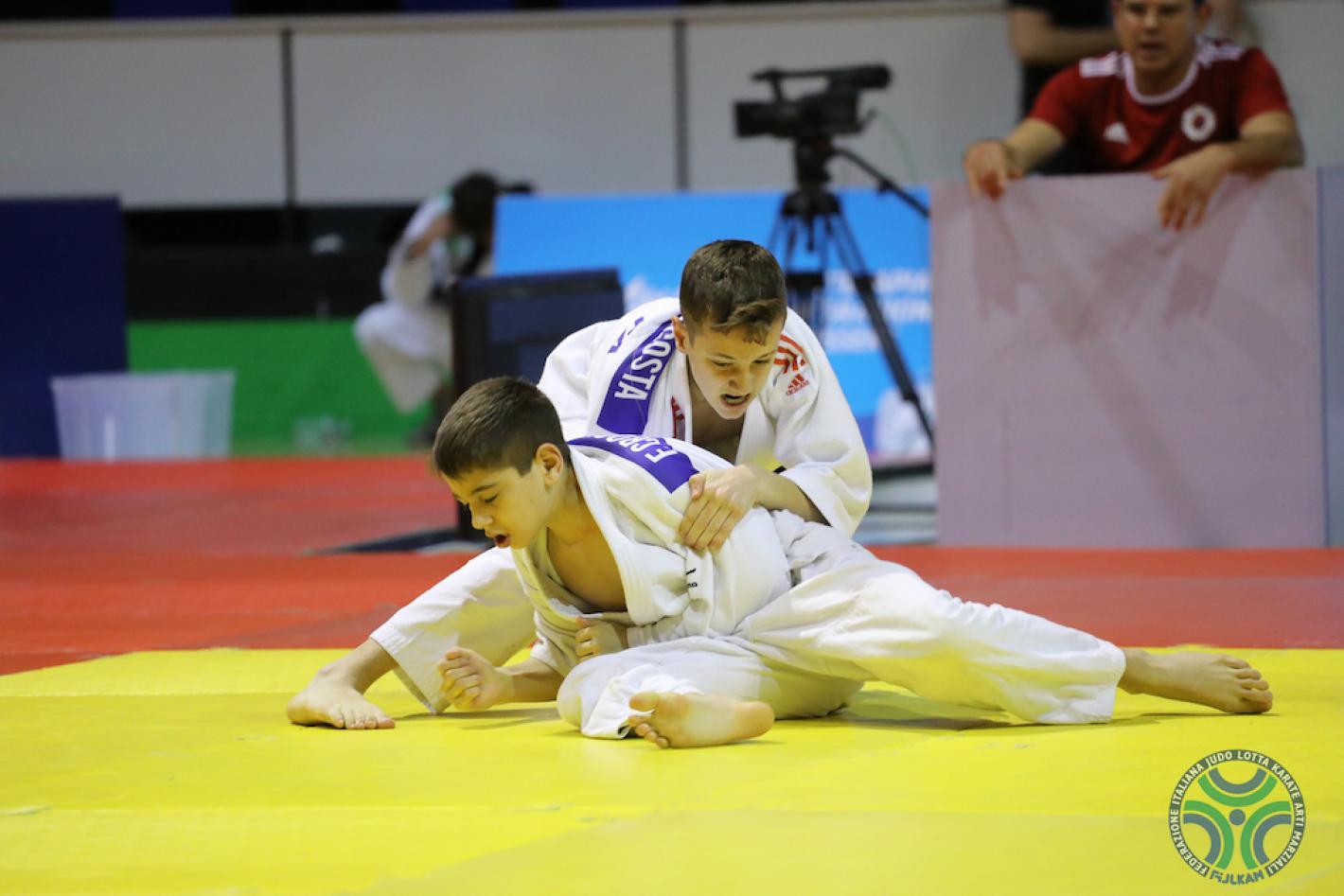 images/veneto/Judo/2021/medium/esordienti_b_38kg_agosta_vs_crociani_7_20191209_1762520902.jpg