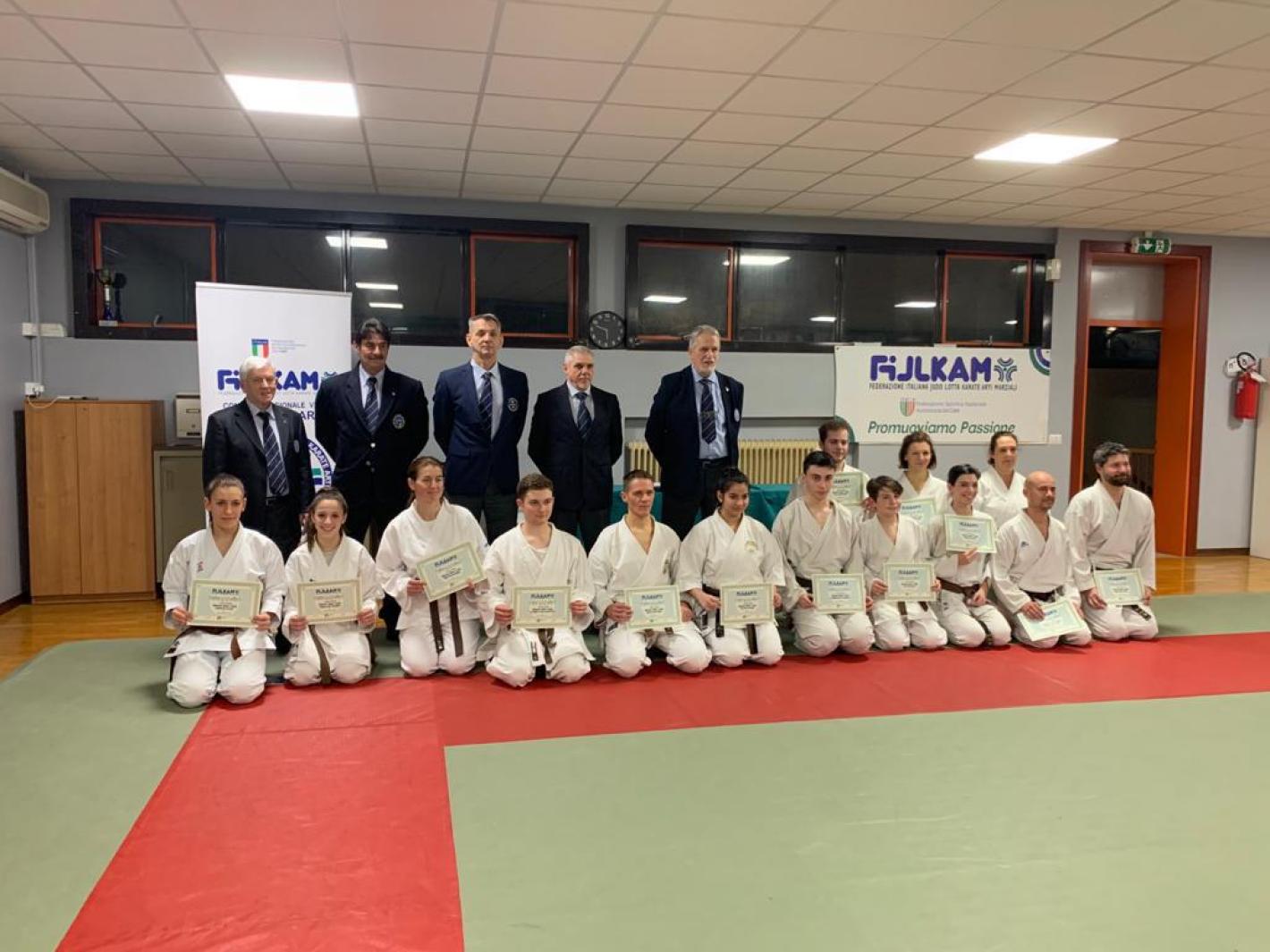 images/veneto/karate/2019/medium/ESAMI_REGIONALI__DAN_1_febbraio_2020.jpg