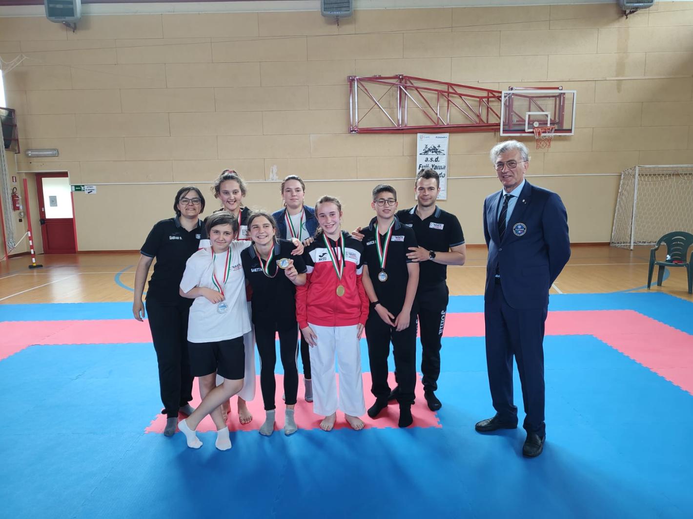 images/veneto/karate/medium/PHOTO-2022-05-19-22-52-46_2.jpg